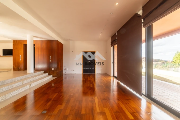 Moradia T4 para Venda em Caria Foto 12