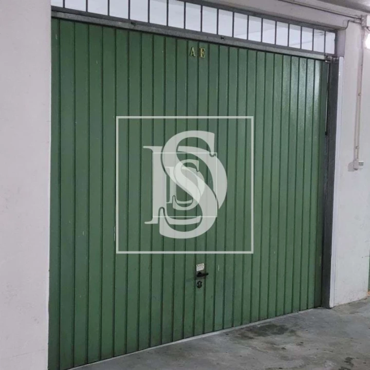 Garagem para Arrendamento em Azurem Foto 2