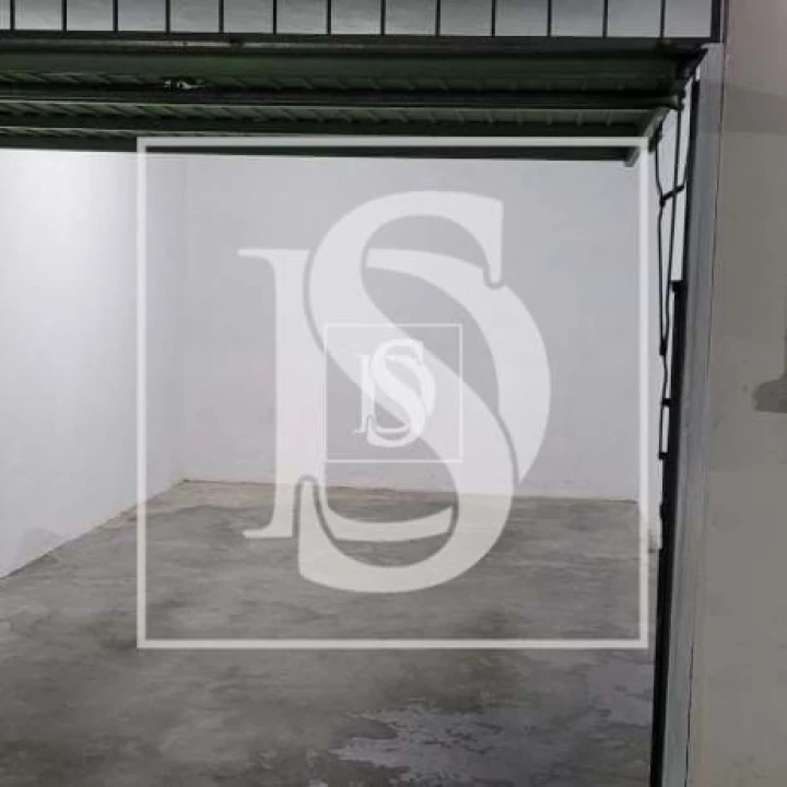 Garagem para Arrendamento em Azurem Foto 3