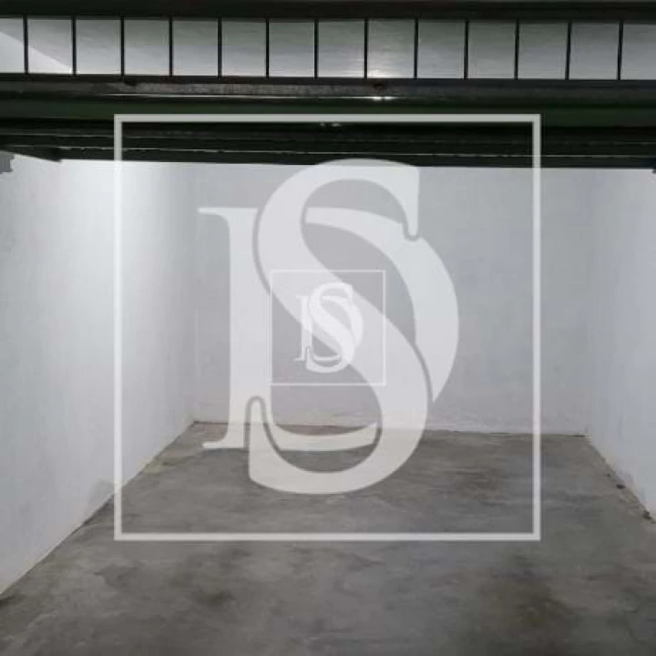 Garagem para Arrendamento em Azurem Foto 1