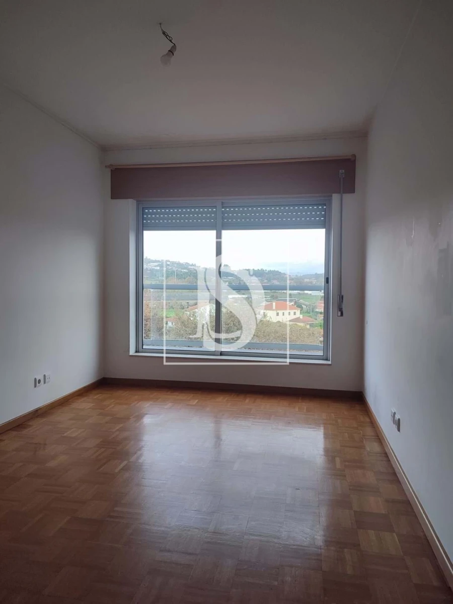 Apartamento T2 para Venda em Vila das Aves Foto 8