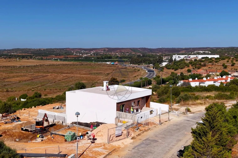 Moradia T3 para Venda em Mexilhoeira Grande Foto 28