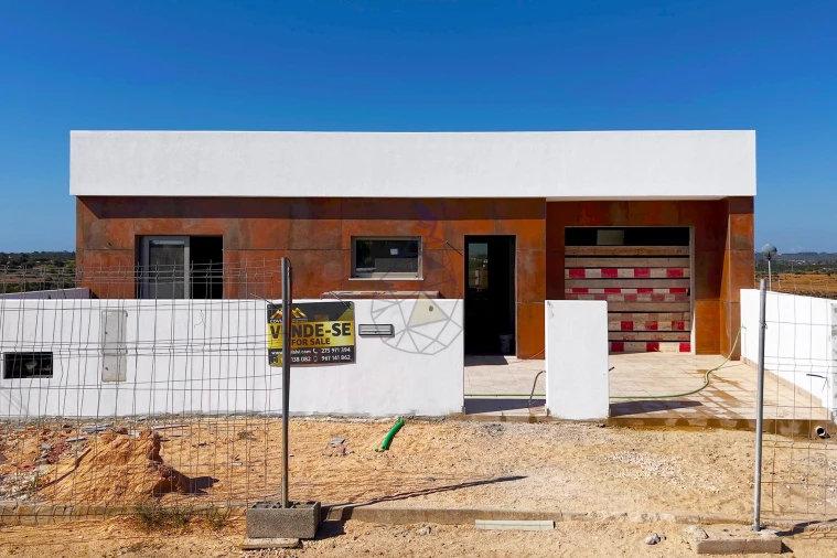 Moradia T3 para Venda em Mexilhoeira Grande Foto 7