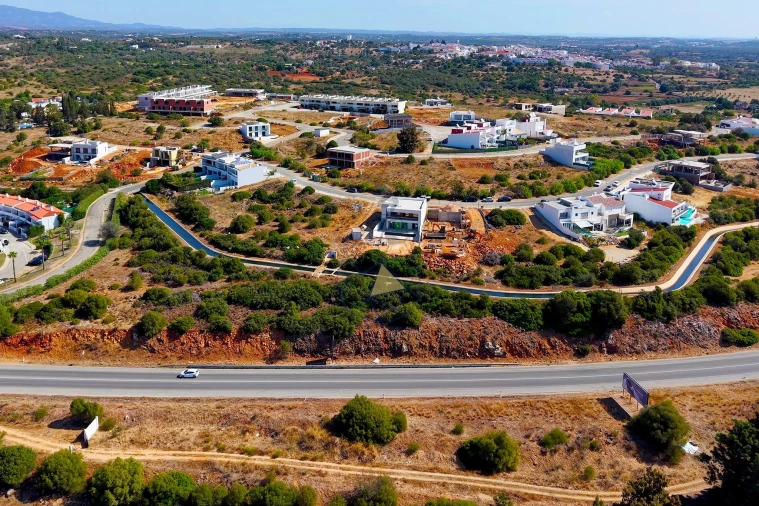 Moradia T3 para Venda em Mexilhoeira Grande Foto 29