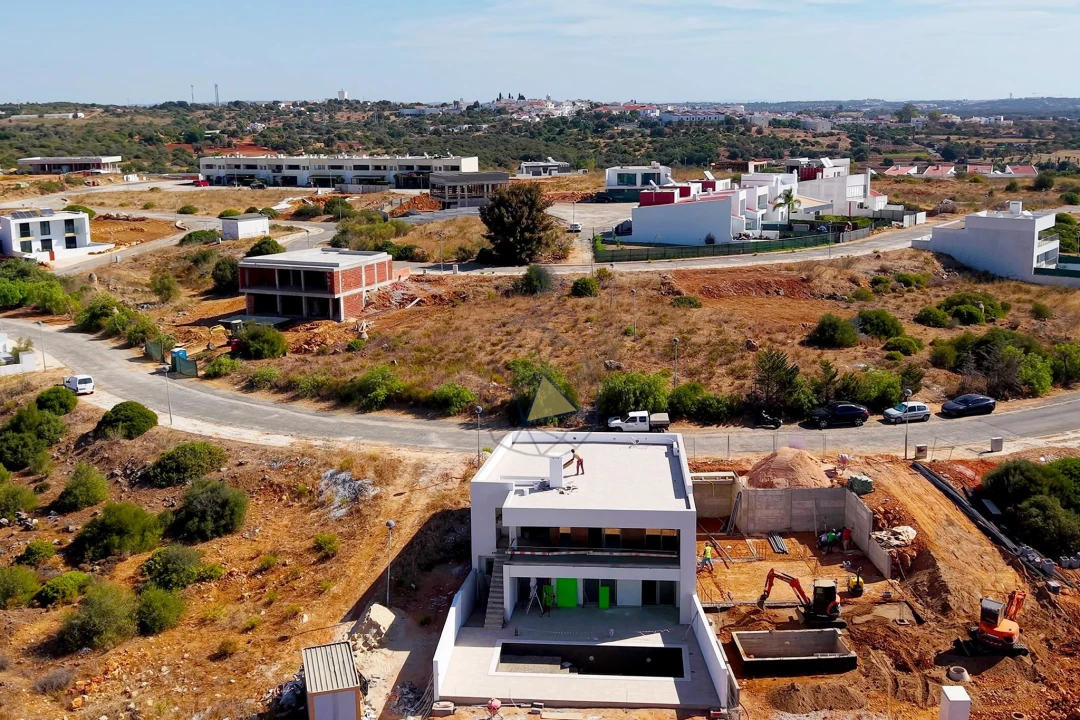 Moradia T3 para Venda em Mexilhoeira Grande Foto 34