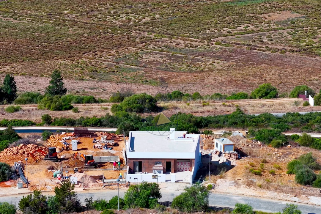 Moradia T3 para Venda em Mexilhoeira Grande Foto 38