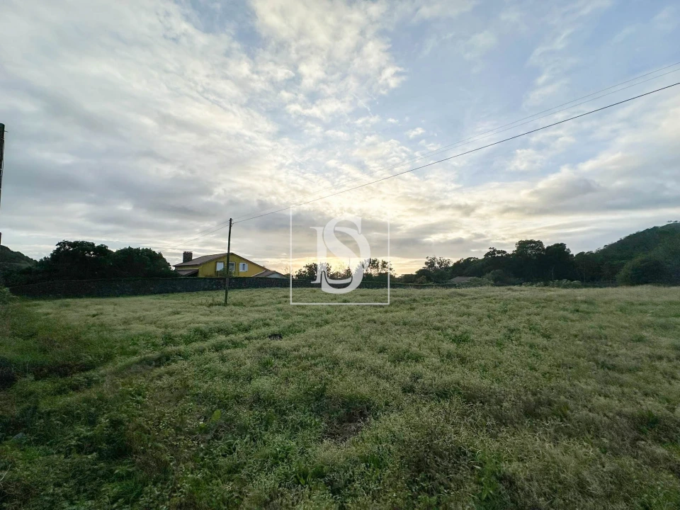 Terreno para Venda em Cabouco Foto 2