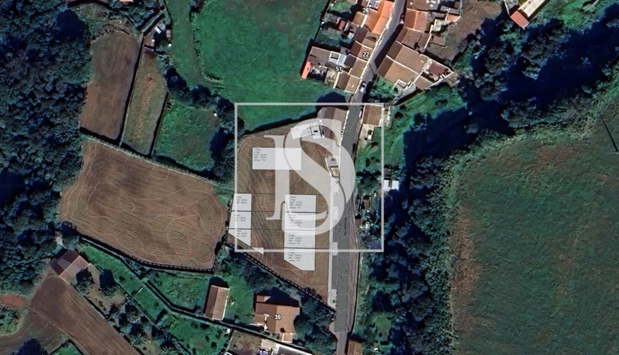 Terreno para Venda em Cabouco Foto 1