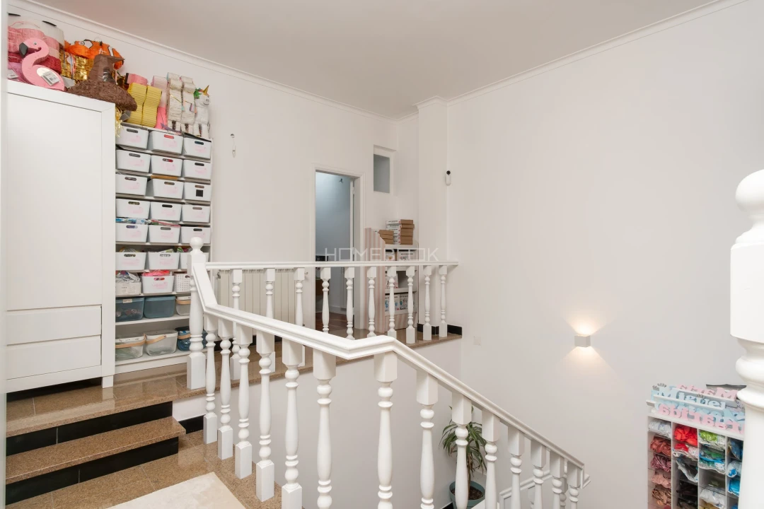 Moradia T5 para Venda em Algueirão-Mem Martins Foto 48