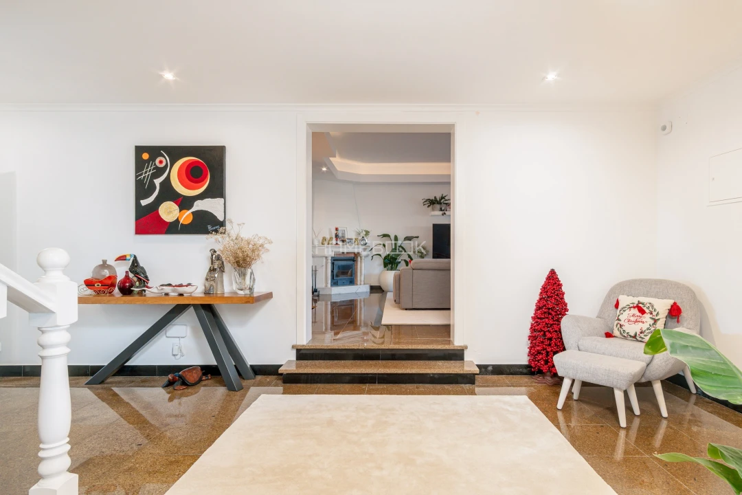 Moradia T5 para Venda em Algueirão-Mem Martins Foto 7