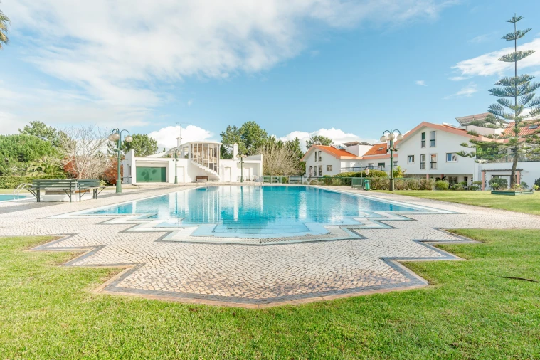 Moradia T5 para Venda em Algueirão-Mem Martins Foto 58