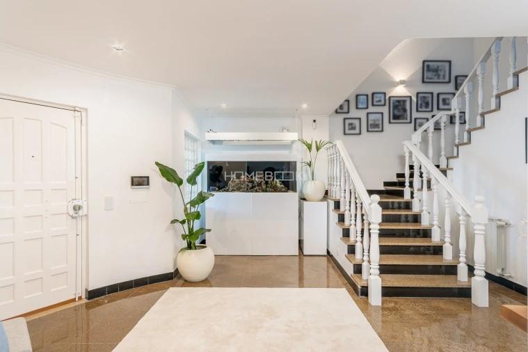 Moradia T5 para Venda em Algueirão-Mem Martins Foto 5