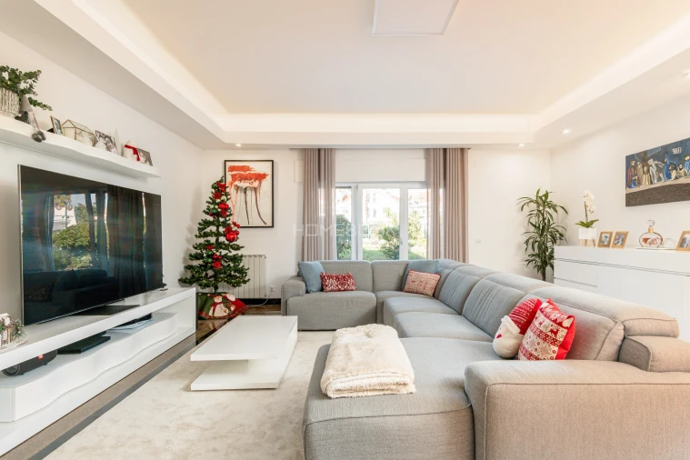 Moradia T5 para Venda em Algueirão-Mem Martins Foto 9