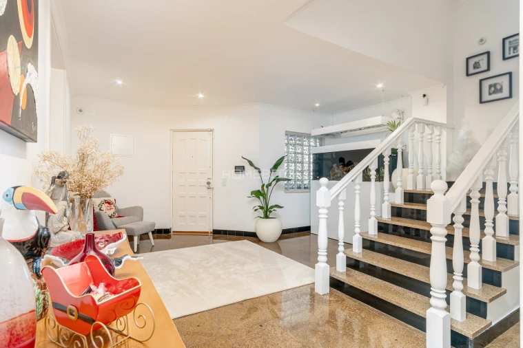 Moradia T5 para Venda em Algueirão-Mem Martins Foto 7