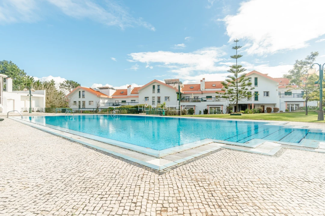 Moradia T5 para Venda em Algueirão-Mem Martins Foto 3