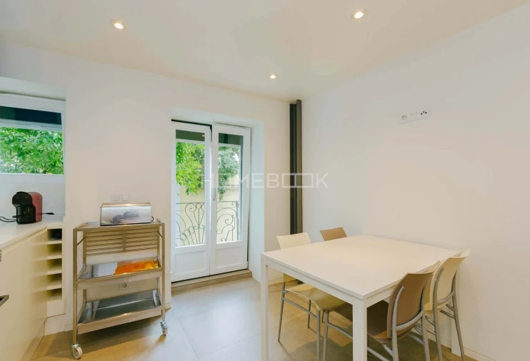 Apartamento T2 para Arrendamento em Santa Maria Maior Foto 5