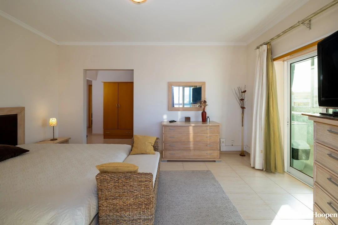 Apartamento T4 para Venda em Portimão Foto 12