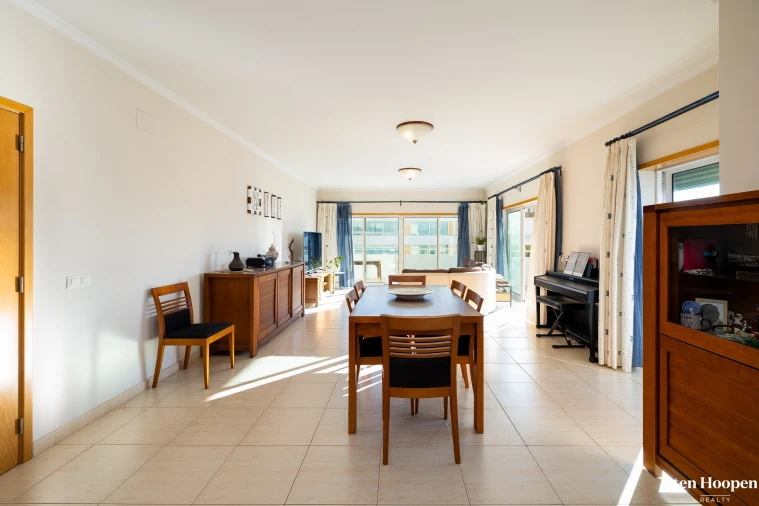 Apartamento T4 para Venda em Portimão Foto 6