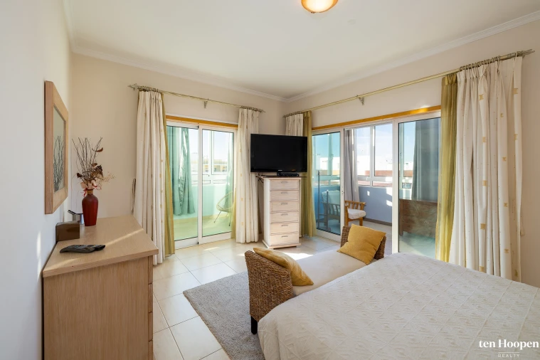 Apartamento T4 para Venda em Portimão Foto 13