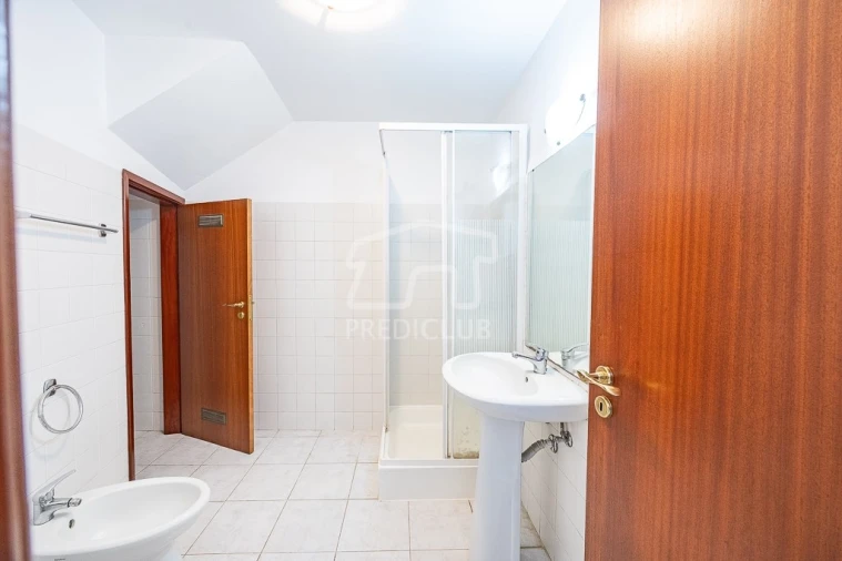 Moradia T2 para Venda em Funchal (São Pedro) Foto 14