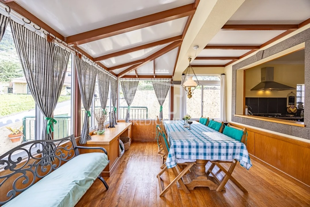 Moradia T4 para Venda em Arco da Calheta Foto 11