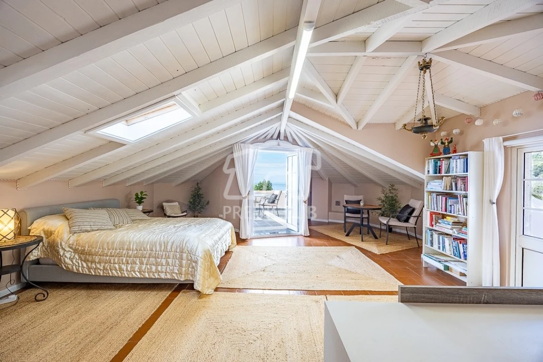 Moradia T4 para Venda em Arco da Calheta Foto 14