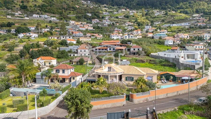 Moradia T4 para Venda em Arco da Calheta Foto 33