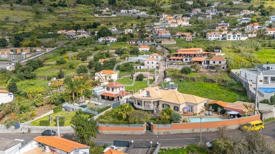 Moradia T4 para Venda em Arco da Calheta Foto 35