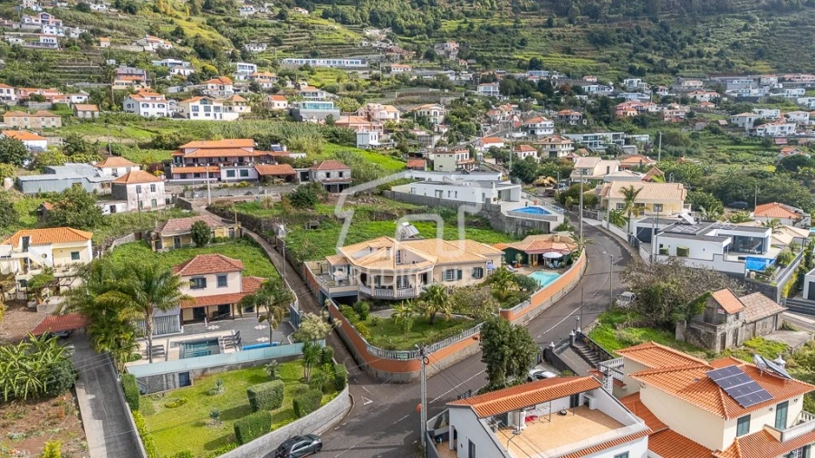 Moradia T4 para Venda em Arco da Calheta Foto 34