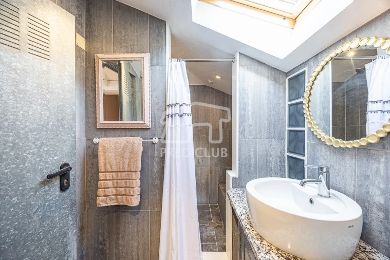 Moradia T4 para Venda em Arco da Calheta Foto 16