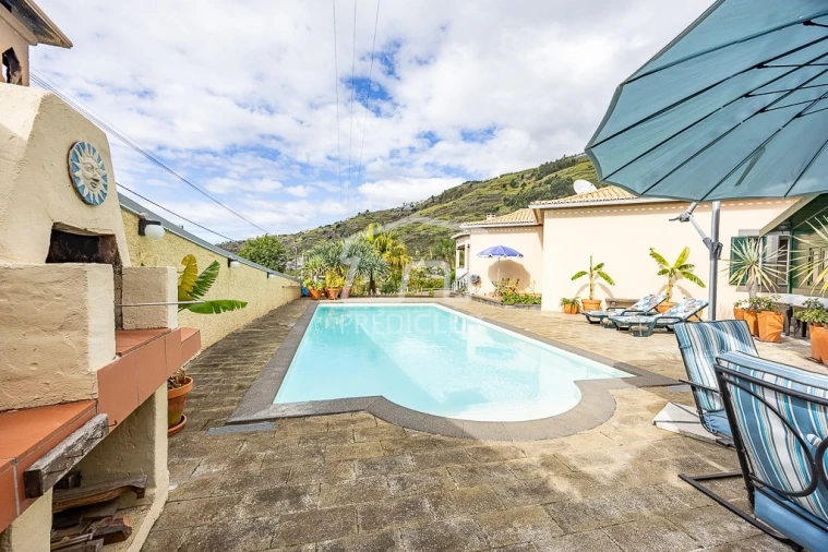 Moradia T4 para Venda em Arco da Calheta Foto 30