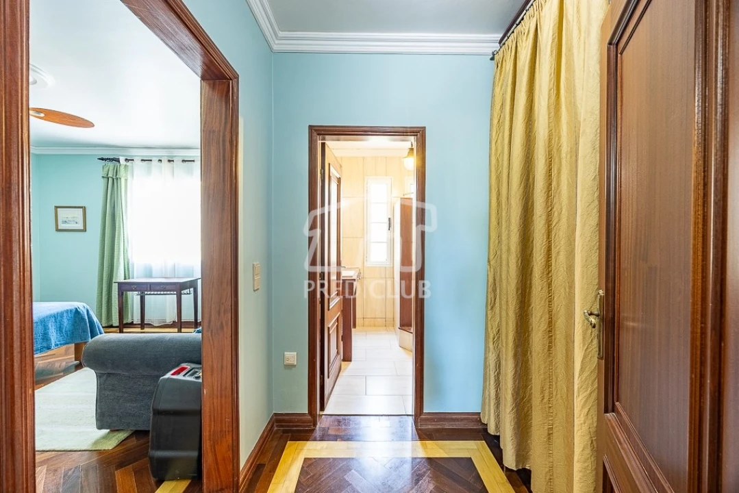 Moradia T4 para Venda em Arco da Calheta Foto 23