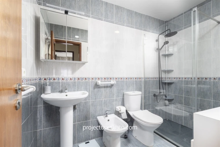 Apartamento T2 para Arrendamento em Espinho Foto 11