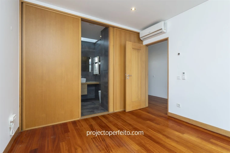 Moradia T3 para Arrendamento em Madalena Foto 20