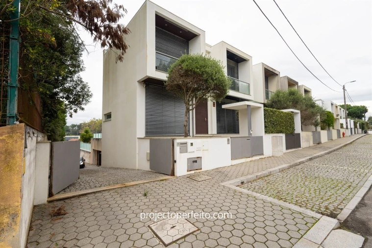 Moradia T3 para Arrendamento em Madalena Foto 31