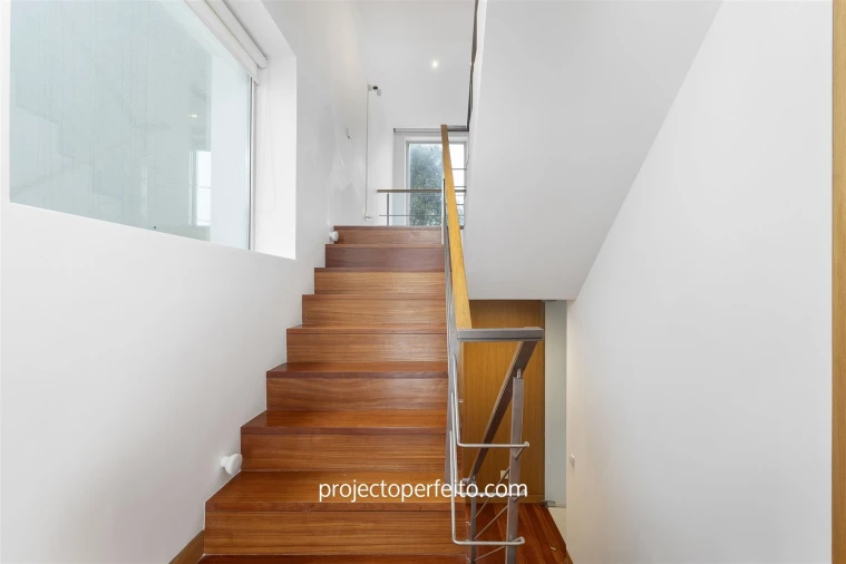 Moradia T3 para Arrendamento em Madalena Foto 13