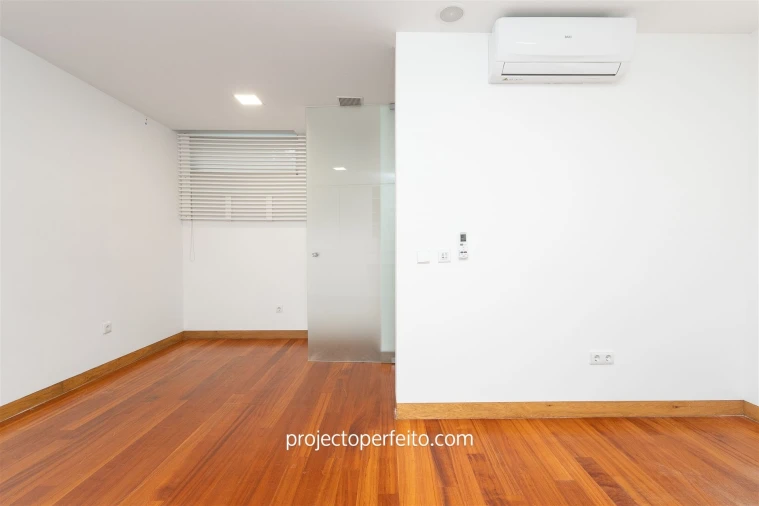 Moradia T3 para Arrendamento em Madalena Foto 28