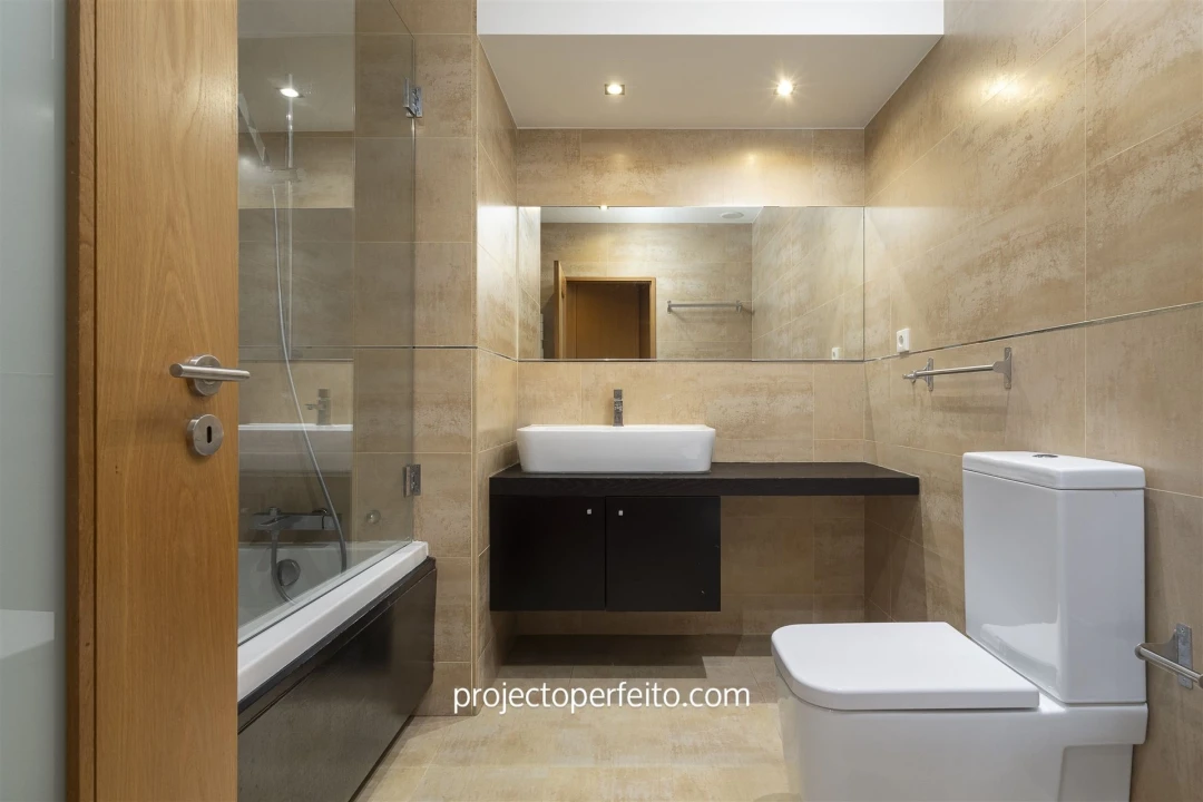 Moradia T3 para Arrendamento em Madalena Foto 16