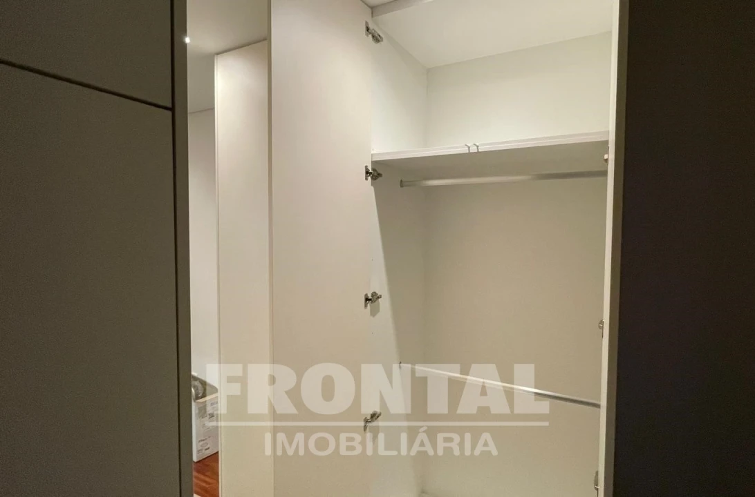 Apartamento T0 para Venda em Mafamude e Vilar do Paraíso Foto 11