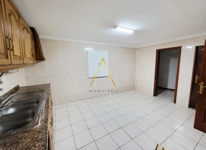 Apartamento T3 para Arrendamento em Viseu Foto 2