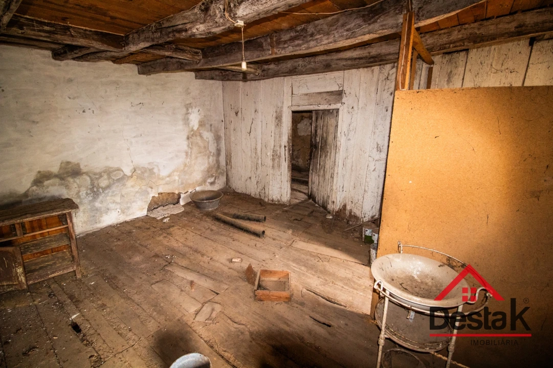 Moradia T3 para Venda em Sul Foto 9