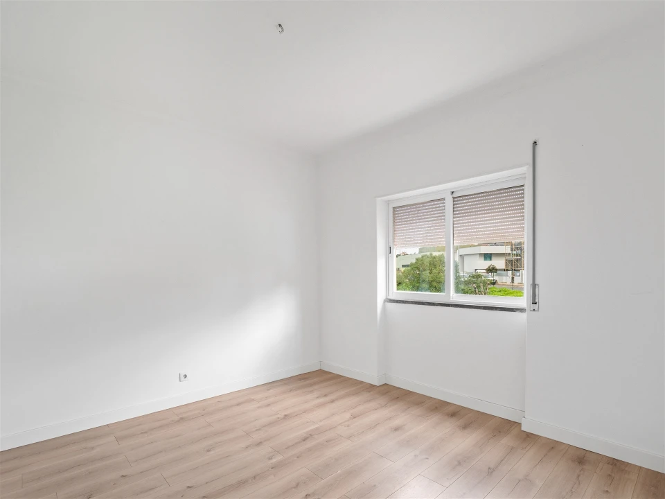 Apartamento T2 para Arrendamento em Carcavelos e Parede Foto 9