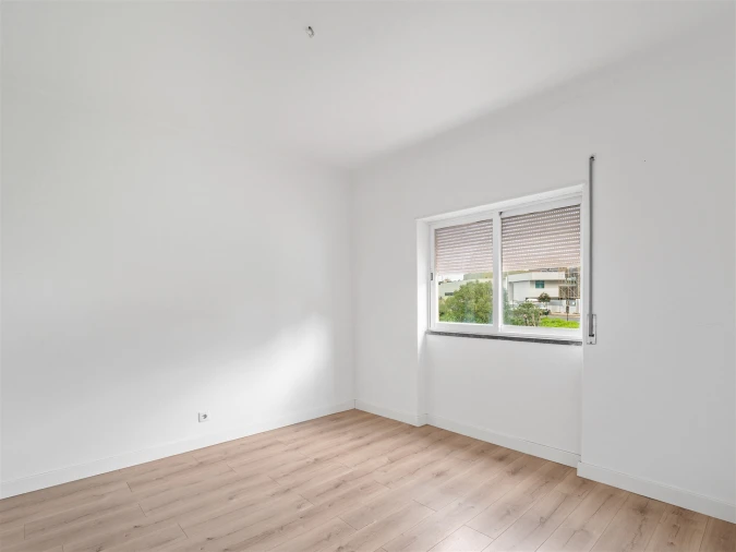 Apartamento T2 para Arrendamento em Carcavelos e Parede Foto 9