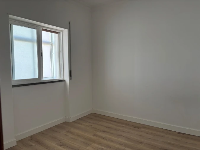 Apartamento T2 para Arrendamento em Carcavelos e Parede Foto 5