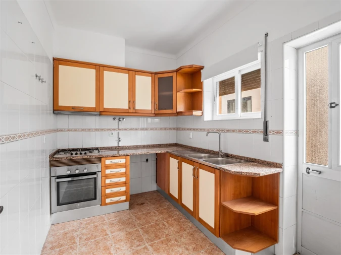 Apartamento T2 para Arrendamento em Carcavelos e Parede Foto 18