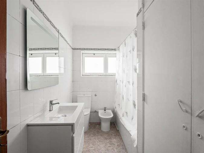 Apartamento T2 para Arrendamento em Carcavelos e Parede Foto 11