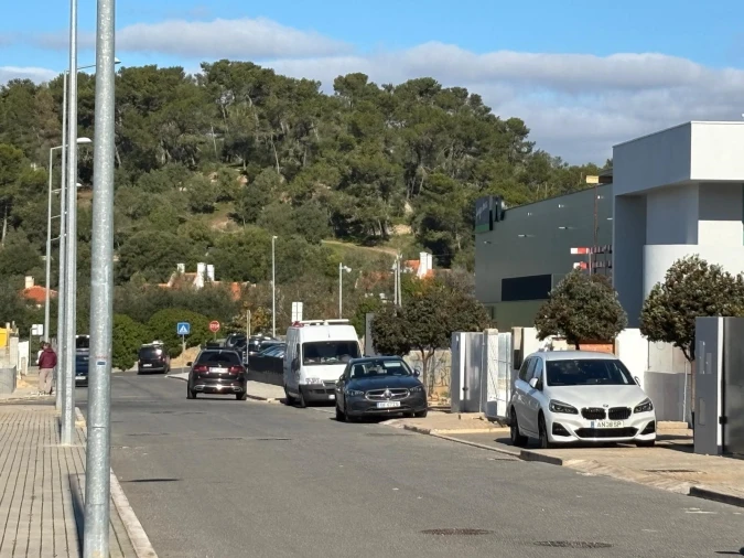 Apartamento T2 para Arrendamento em Carcavelos e Parede Foto 2