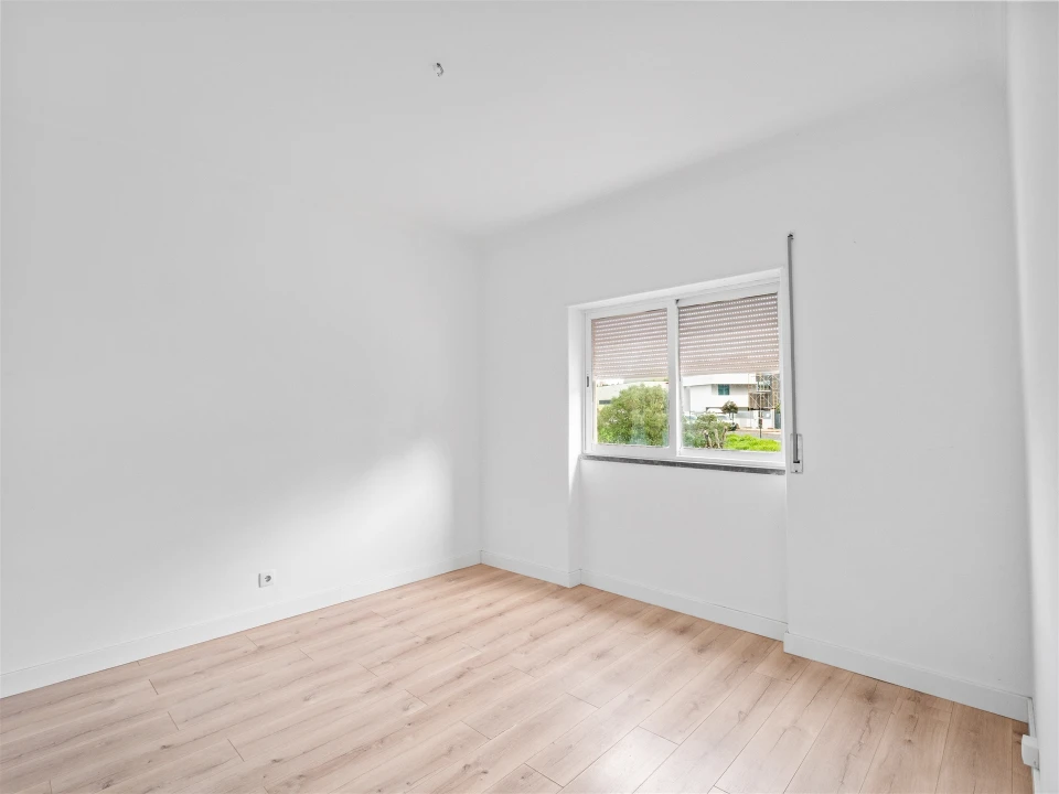 Apartamento T2 para Arrendamento em Carcavelos e Parede Foto 8