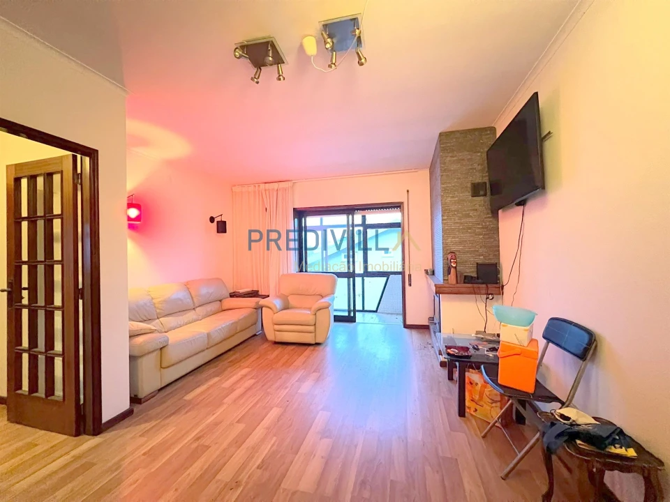 Apartamento T1 para Venda em Arvore Foto 5