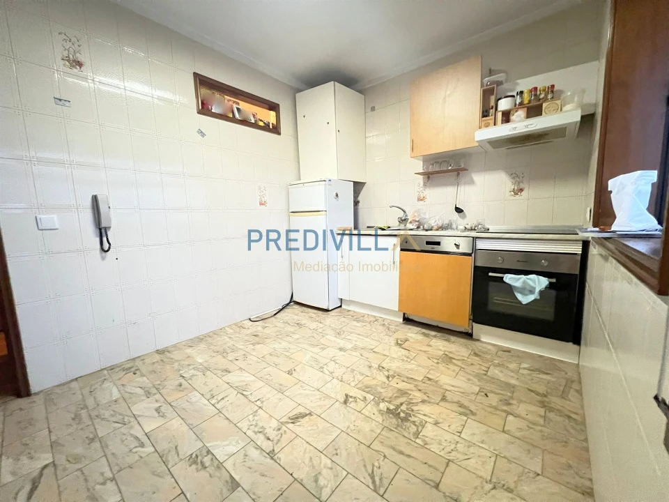 Apartamento T1 para Venda em Arvore Foto 10